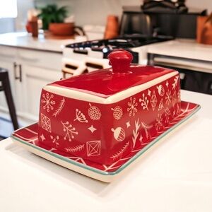 Tabletops Unlimited Winter Wonderland Covered Butter Dish White Red Snowflake